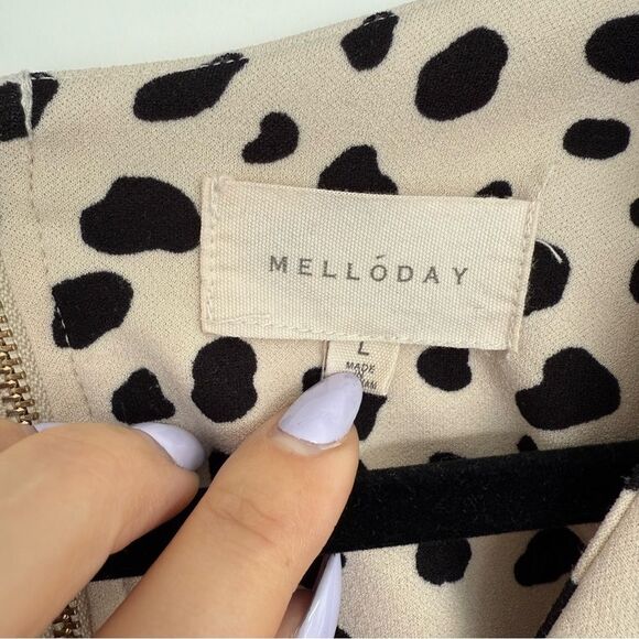 MELLODAY | Polka Dot Short Sleeve Blouse - Picture 4 of 9